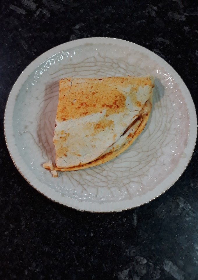 Una foto de Calzone con paté de pimientos asados con surimi
