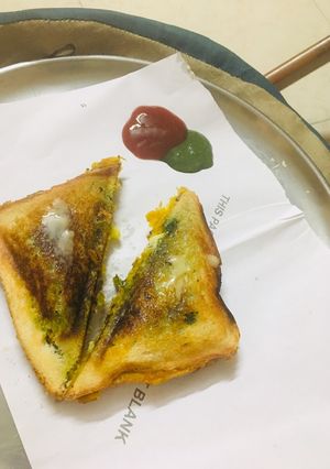 A picture of Mumbai special Toast Sandwich.
