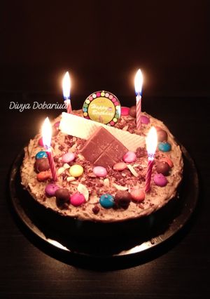 ચોકલેટ કેક(chocolate cake recipe in gujarati) રેસીપી મુખ્ય ફોટો