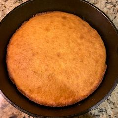 A picture of Skillet Cornbread.
