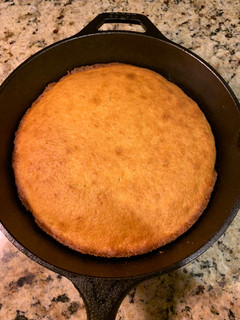 A picture of Skillet Cornbread.