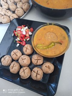 દાલ બાટી (dal baati recipe in Gujarati) રેસીપી મુખ્ય ફોટો