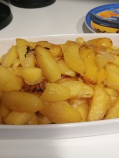 Tepsis hagymás, zsíros krumpli 😋 recept fotója