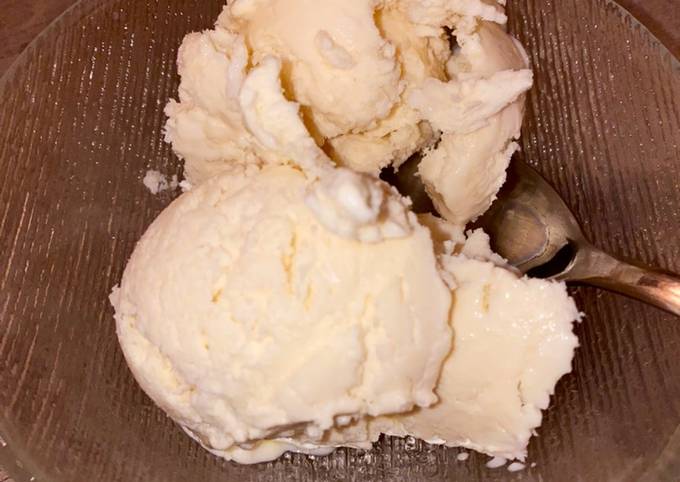 κύρια φωτογραφία συνταγής Σπιτικό παγωτό βανίλια 🍦
