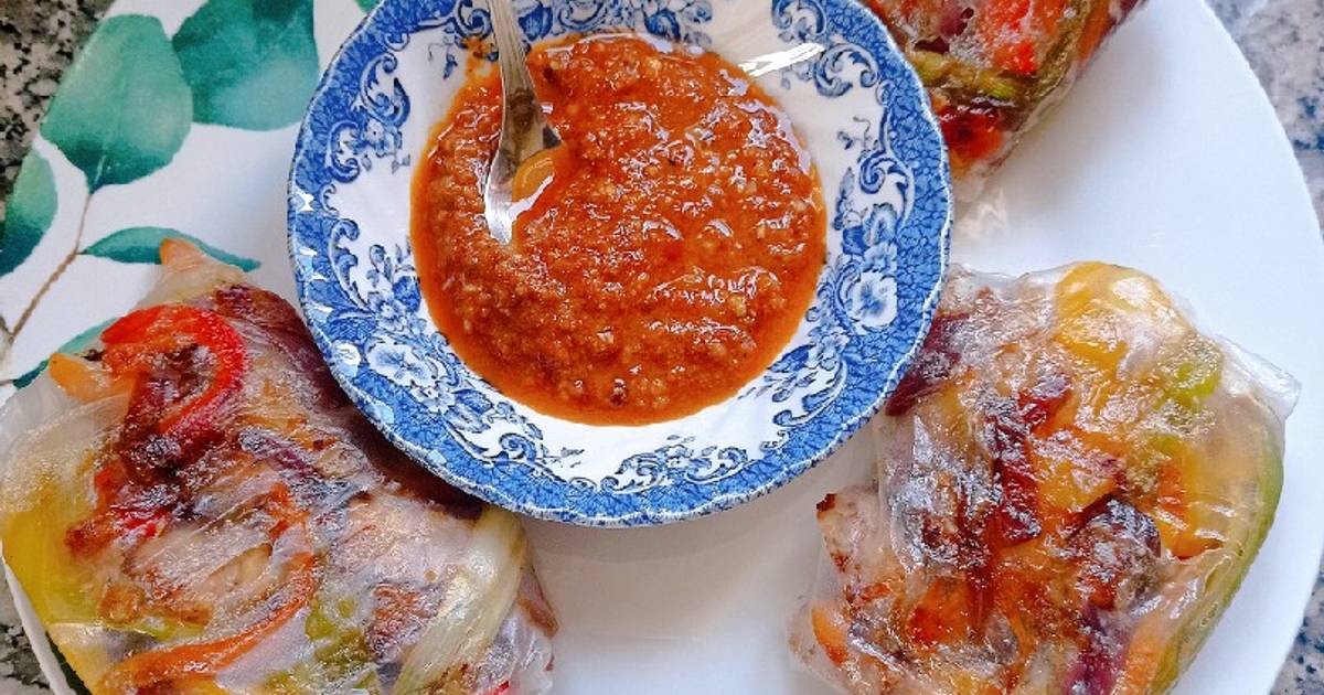 Rollitos (obleas de arroz) de pechuga en escabeche con salsa romescu Receta  de Atascaburras - recetas de cocina- Cookpad