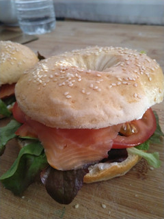 Une photo de Bagel saumon fumé et chèvre