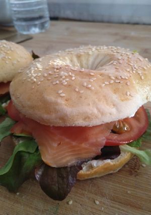 Une photo de Bagel saumon fumé et chèvre