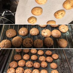 A picture of Chocolate chip cookies.