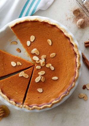 A picture of Honey Pumpkin Pie.