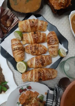 صورة لوصفة كرواصون مالحين بدون عجينة مورقة ولا زبدة توريق وبدون تخمار🥐🥐