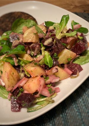 Une photo de Salade betterave pomme de terre