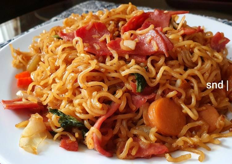 Bagaimana Menyiapkan Mie Goreng Smokedbeef #masakanindo🔥 Anti Gagal