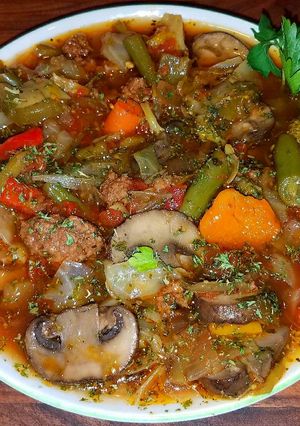 A picture of Mike's Low Carb/Calorie Vegetable Beef Soup.