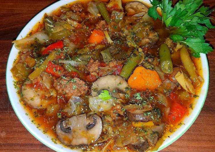 Mike's Low Carb/Calorie Vegetable Beef Soup