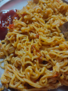 மசாலா மேகி(masala maggi recipe in tamil) செய்முறை முக்கிய புகைப்படம்