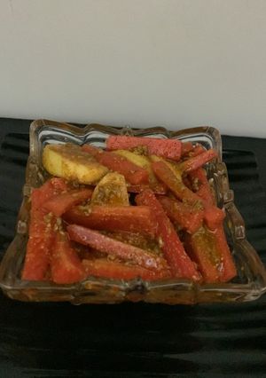 गाजर शलगम का खट्टा अचार (Gajar shalgam ka khatta achar recipe in Hindi) रेसिपी मुख्य फोटो