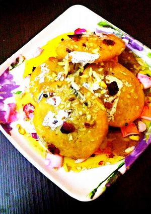 A picture of Kesariya mava kachori.