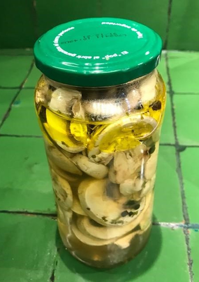 Una foto de Conserva de Champignons  🍄🍄
