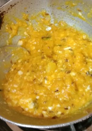 A picture of Dahi aloo.