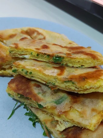 Langkah Mudah untuk Membikin Resep Martabak telur lapis yang Uenak Anti Ribet, Mantap Sekali