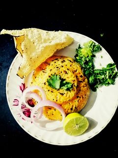 વઘારેલા ભાત (Vagharela Bhat Recipe In Gujarati) રેસીપી મુખ્ય ફોટો