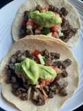 Tacos de carnita de res