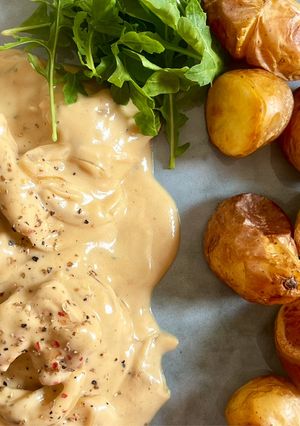 Une photo de Escalope de dinde à la crème, pomme de terre grenailles