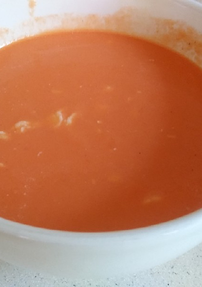 Una foto de Sopa fría de manzana y pimiento