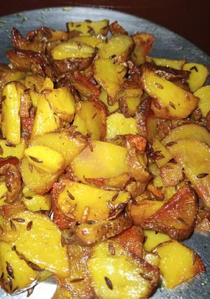 आलू भुजिया (aloo bhujiya recipe in Hindi) रेसिपी मुख्य फोटो