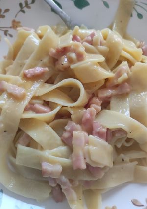 Una foto de Espaguetis carbonara