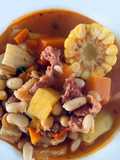 Guiso de mondongo, porotos y garbanzos