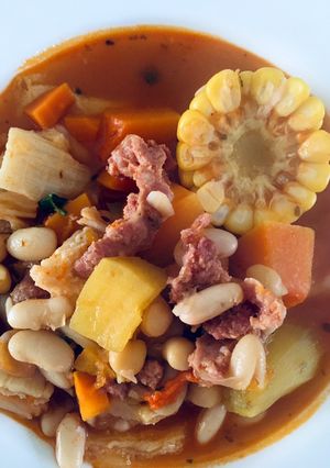 Una foto de Guiso de mondongo, porotos y garbanzos