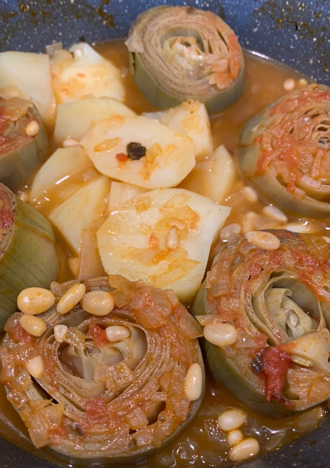 Una foto de Alcachofas en salsa