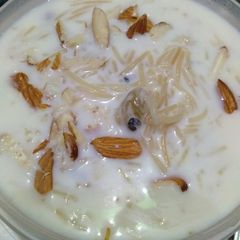 A picture of Vermicelli kheer.