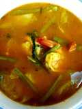 แกงส้มกุ้งผักรวม