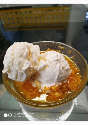 Gajar halva with vanilla ice cream🍦. (ગાજર હલવા આઈસ્ક્રીમ સાથે) રેસીપી મુખ્ય ફોટો