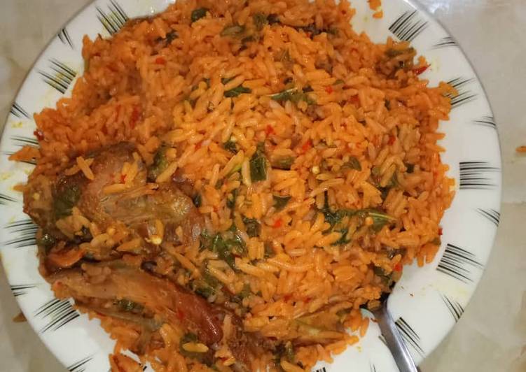 Jallof rice with fried chicken