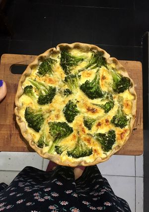 Una foto de Tarta de brócoli con queso | Recetas saludables 🥦🧀