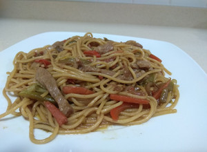 Foto principal de Tallarines en salsa de soja (verduras y cerdo)