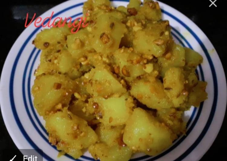 Recipe of Perfect Potato with roasted peanuts