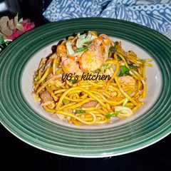 A picture of Mie Goreng (mentega) Pedas Manis - ala Chinese Street Food.