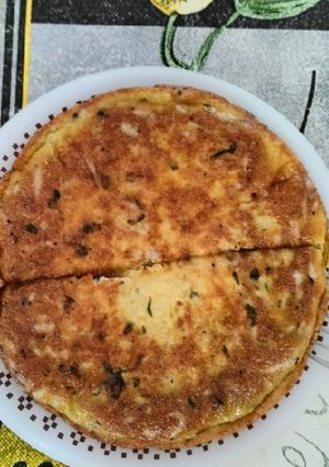 Una foto de Tortilla con camarones y cilantro