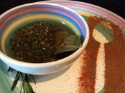 Una foto de salsa de pimenton de argentina