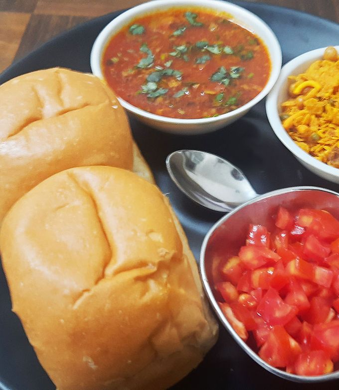 A picture of Kolhapuri Misal Pav (Without Onion Garlic).