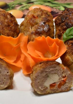 Zdjęcie przepisu Mielone frykadelki z niespodzianką.