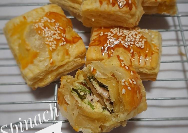 Spinach Chicken Puff