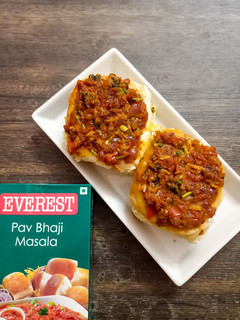 મસાલા પાવ (Masala Pav Recipe In Gujarati) રેસીપી મુખ્ય ફોટો