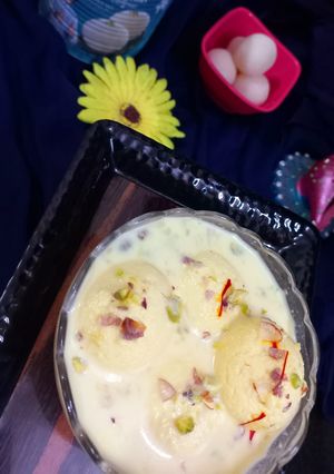 लेफ्टओवर रसगुल्ले से रसमलाई (Leftover Rasgulla se Rasmalai ki recipe in hindi) रेसिपी मुख्य फोटो