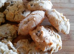 Foto di Biscotti di farina di riso con uvetta sultanina e mandorle