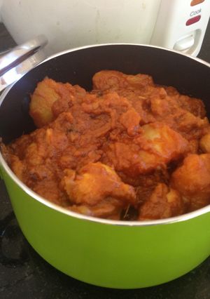 A picture of Spicy Chicken In Thick Gravy.